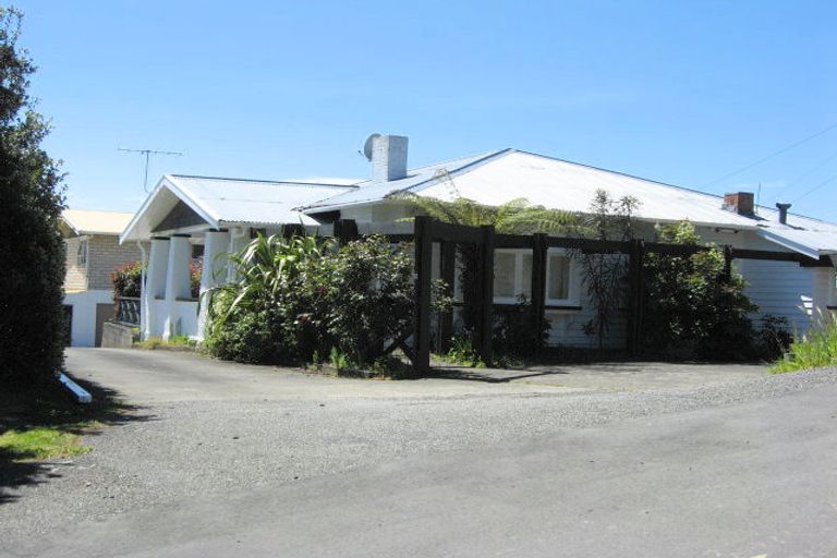 Photo of property in 9a Broadway, Picton, 7220