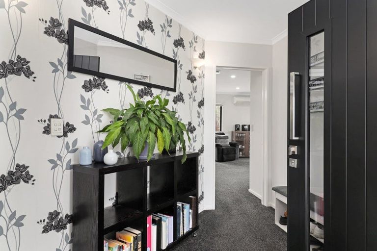 Photo of property in 15 Loveridge Place, Morrinsville, 3300