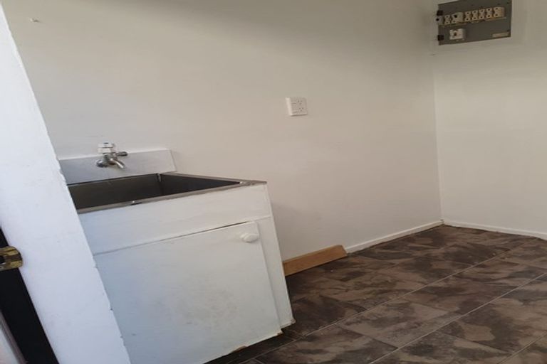 Photo of property in 76 Gallony Avenue, Massey, Auckland, 0614