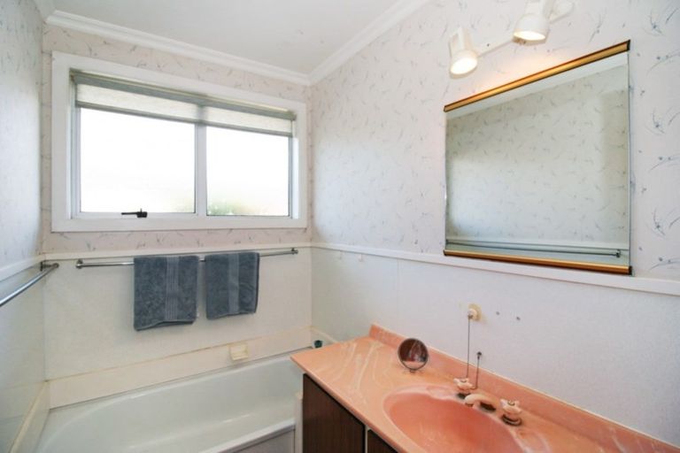 Photo of property in 34 Wesley Avenue, Frankleigh Park, New Plymouth, 4310