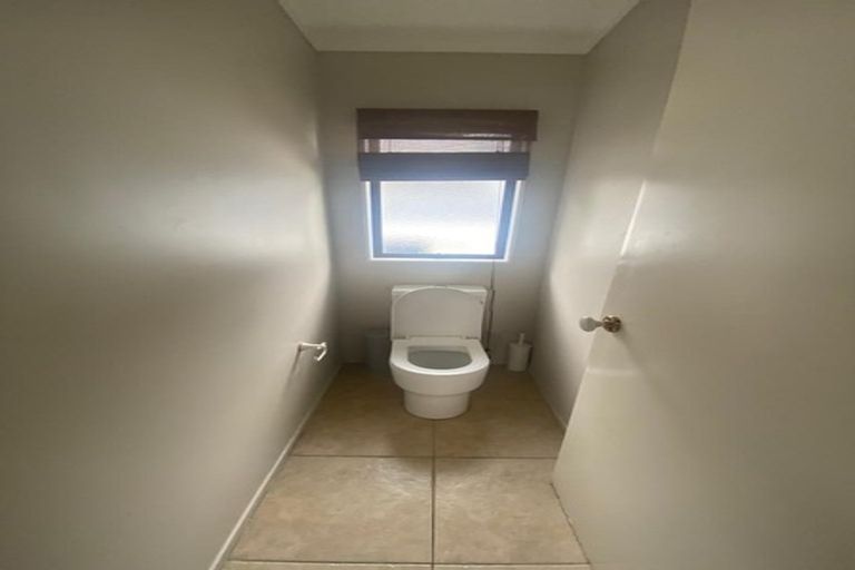 Photo of property in 21 Hakea Place, Totara Heights, Auckland, 2105