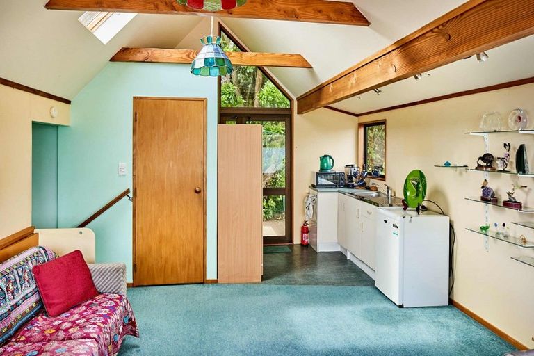 Photo of property in 16 Moana Road, Plimmerton, Porirua, 5026