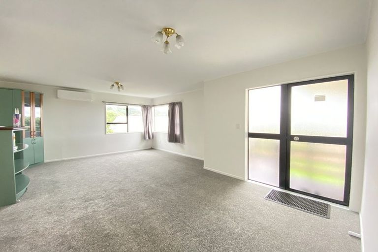 Photo of property in 10 Flamingo Court, Goodwood Heights, Auckland, 2105