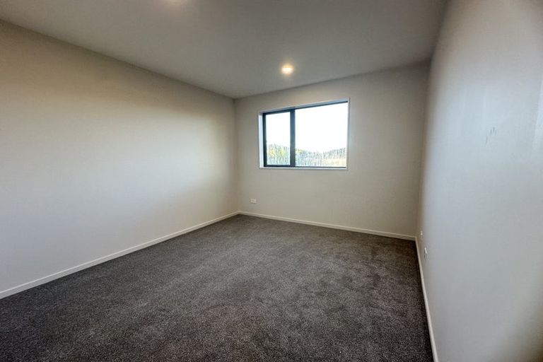 Photo of property in 10b Helleur Road, Massey, Auckland, 0614