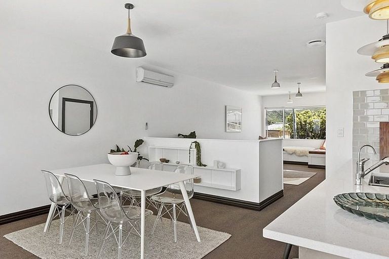 Photo of property in 15 Mills Road, Brooklyn, Wellington, 6021