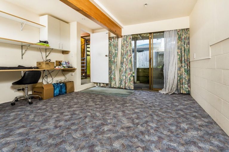 Photo of property in 1/28 Spencer Road, Pinehill, Auckland, 0632
