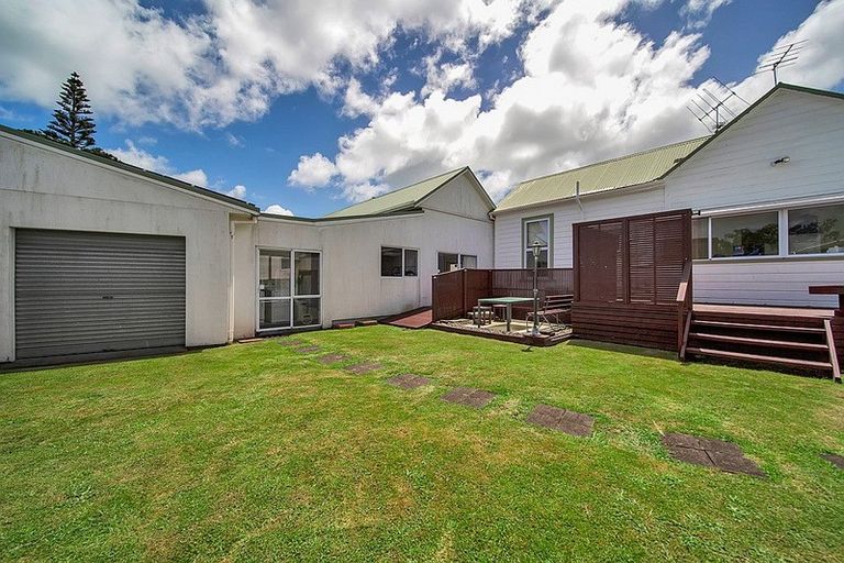 Photo of property in 137 Raleigh Street, Brixton, Waitara, 4382