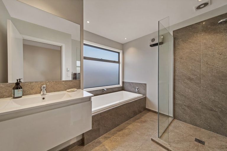 Photo of property in 9 Crown Close, Prebbleton, 7604