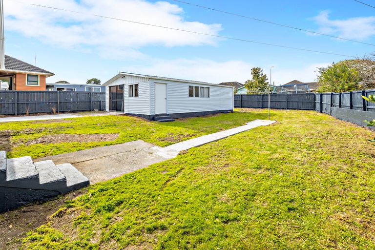 Photo of property in 104 Fisher Crescent, Otara, Auckland, 2023