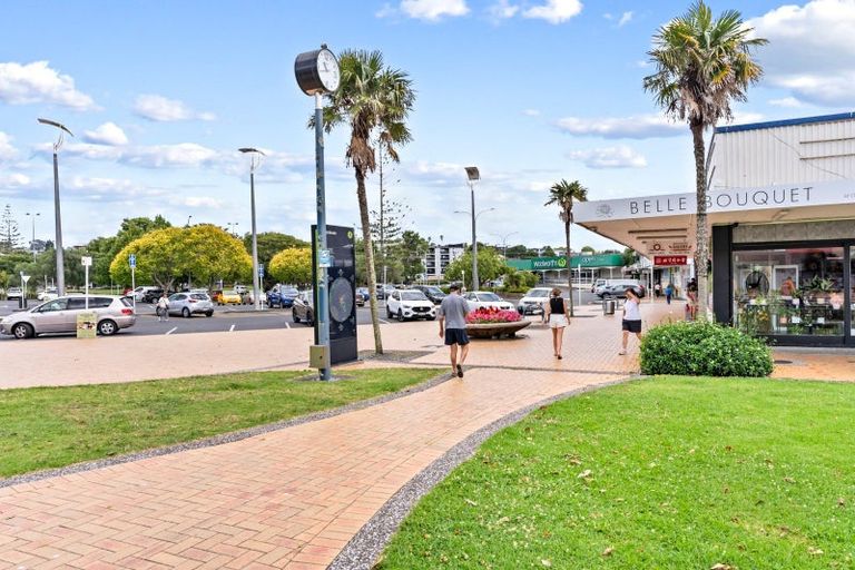 Photo of property in 1/219 Lake Road, Belmont, Auckland, 0622