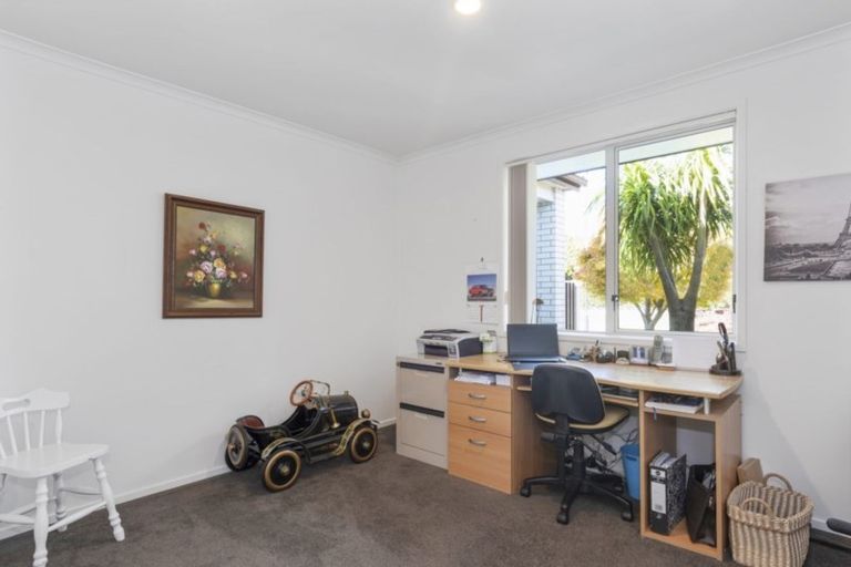 Photo of property in 2 Kakapo Place, Pyes Pa, Tauranga, 3112