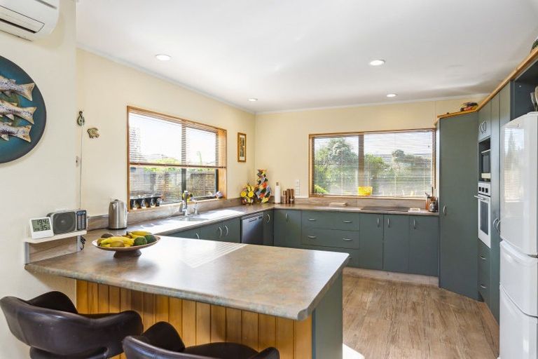 Photo of property in 22 Beach Haven Place, Paraparaumu Beach, Paraparaumu, 5032