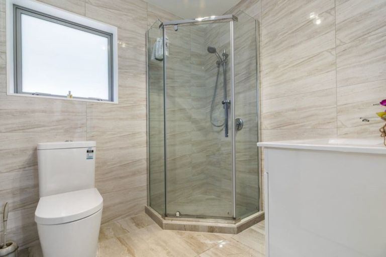 Photo of property in 8a Ellen Street, Manurewa East, Auckland, 2102