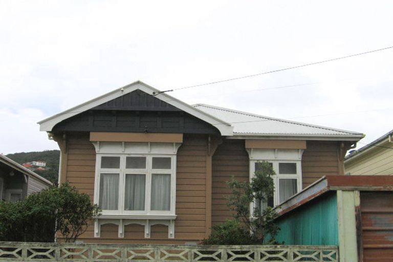 Photo of property in 150 Onepu Road, Lyall Bay, Wellington, 6022