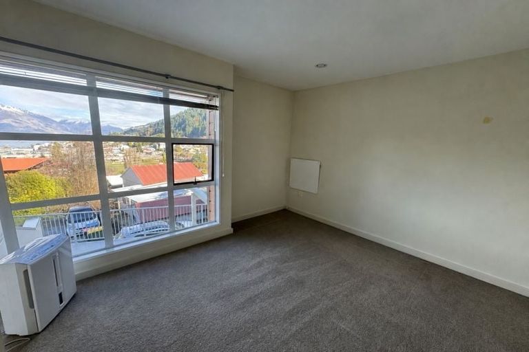 Photo of property in 5e Anderson Heights, Queenstown, 9300