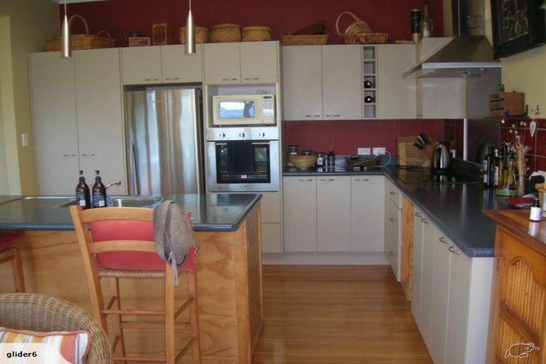 Photo of property in 5 Kaitawa Road, York Bay, Lower Hutt, 5013