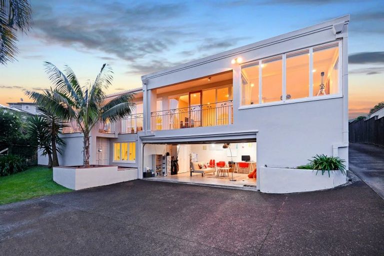 Photo of property in 2/13 Castor Bay Road, Castor Bay, Auckland, 0620