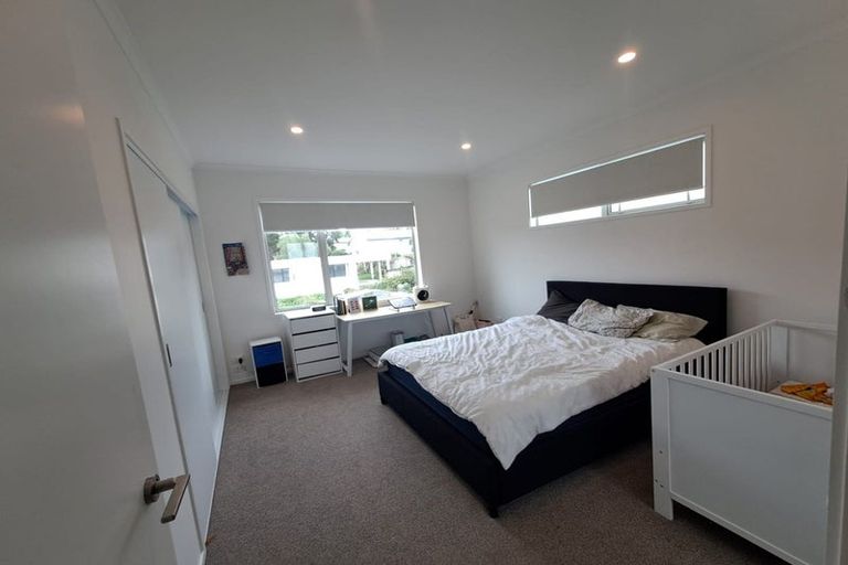 Photo of property in 37 Merriefield Avenue, Forrest Hill, Auckland, 0620