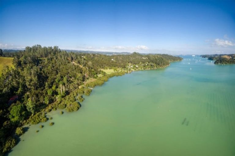 Photo of property in 24 Te Wahapu, Russell, 0272