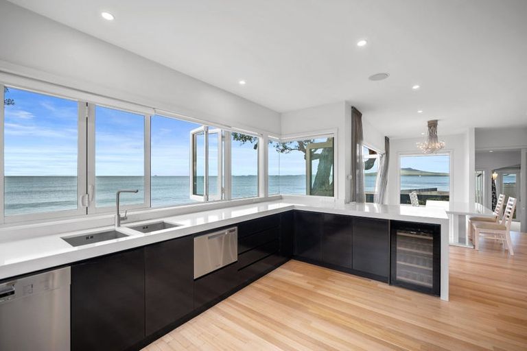 Photo of property in 47 Saltburn Road, Milford, Auckland, 0620