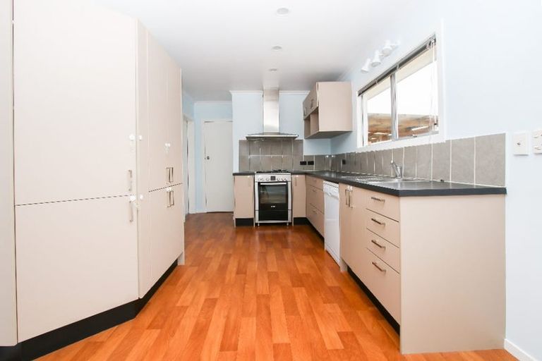 Photo of property in 14 Oakfield Crescent, Pukete, Hamilton, 3200