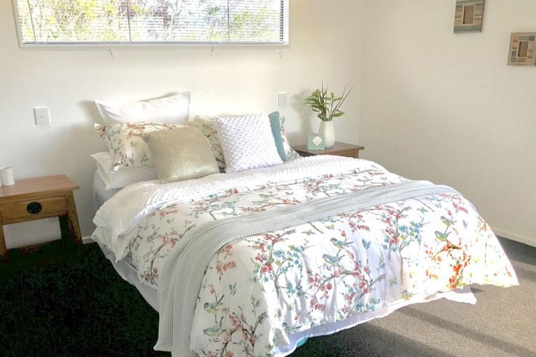 Photo of property in 5 Tombane Lane, Papakowhai, Porirua, 5024