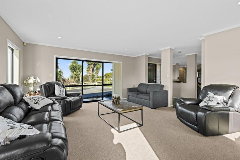 Photo of property in 5 Omana Avenue, Shelly Beach, Helensville, 0874