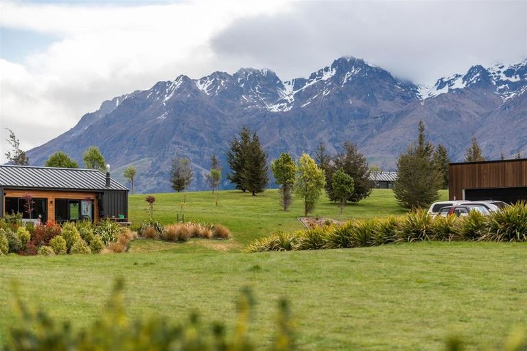 Photo of property in 20 Jacks Point Rise, Jacks Point, Queenstown, 9371