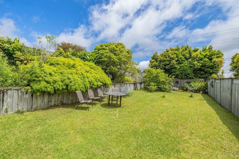 Photo of property in 2/50 Manuka Road, Glenfield, Auckland, 0629