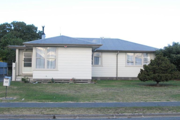 Photo of property in 10 Plowman Crescent, Onekawa, Napier, 4110
