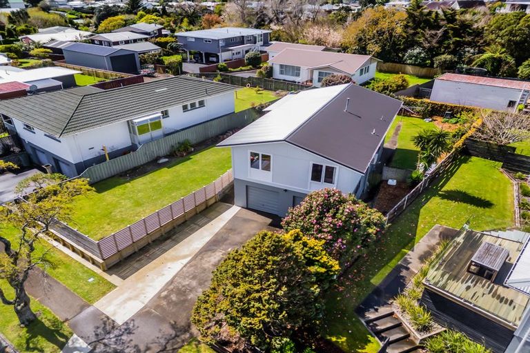Photo of property in 49 Nevada Drive, Merrilands, New Plymouth, 4312