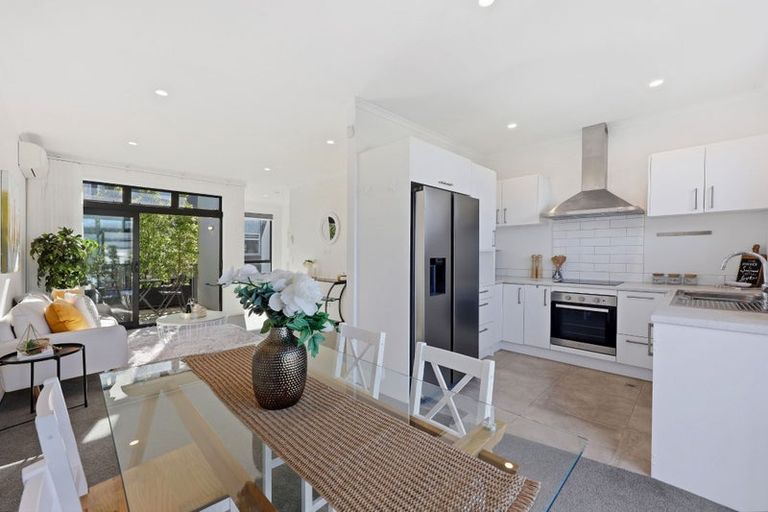 Photo of property in 6 Mayfly Lane, Hobsonville, Auckland, 0616