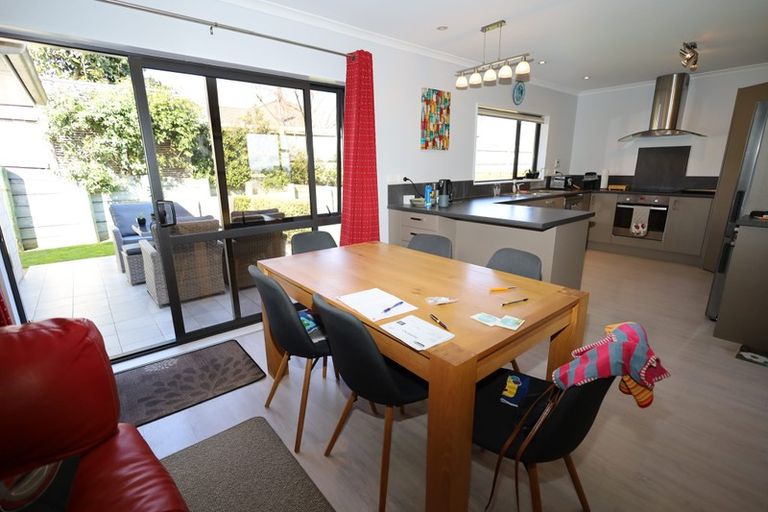 Photo of property in 11 Ballintoy Park Drive, Welcome Bay, Tauranga, 3175