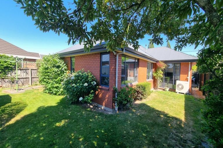 Photo of property in 1/284 Ilam Road, Burnside, Christchurch, 8053