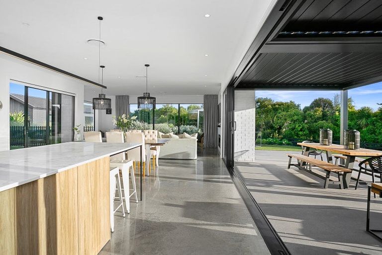 Photo of property in 1/45 Saint Kilda Road, Cambridge, 3434