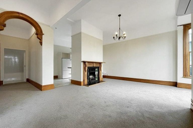 Photo of property in 16 Lawrence Street, Newtown, Wellington, 6021