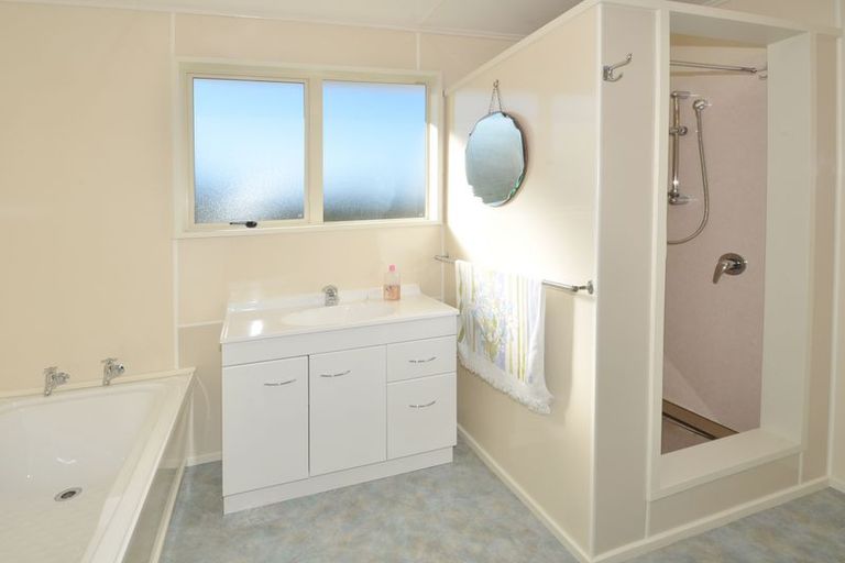 Photo of property in 165 Oxford Street, South Dunedin, Dunedin, 9012