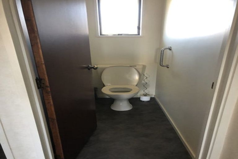 Photo of property in 2/54 Aorangi Road, Bryndwr, Christchurch, 8053