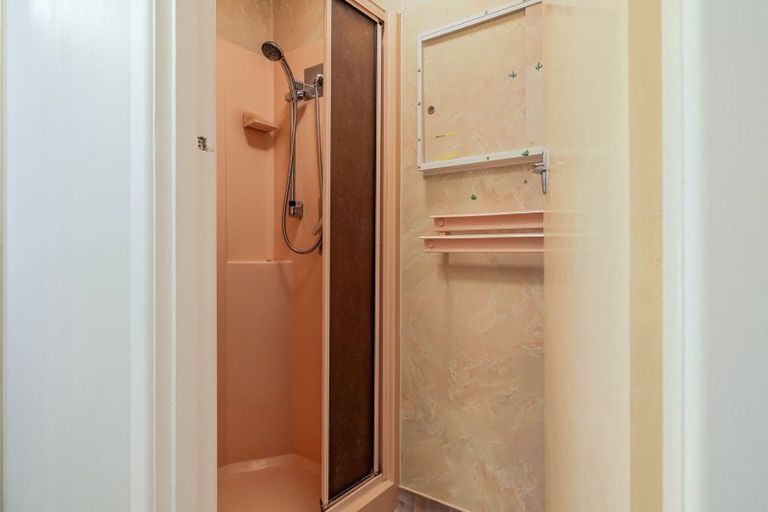 Photo of property in 38 Peters Avenue, Cloverlea, Palmerston North, 4412