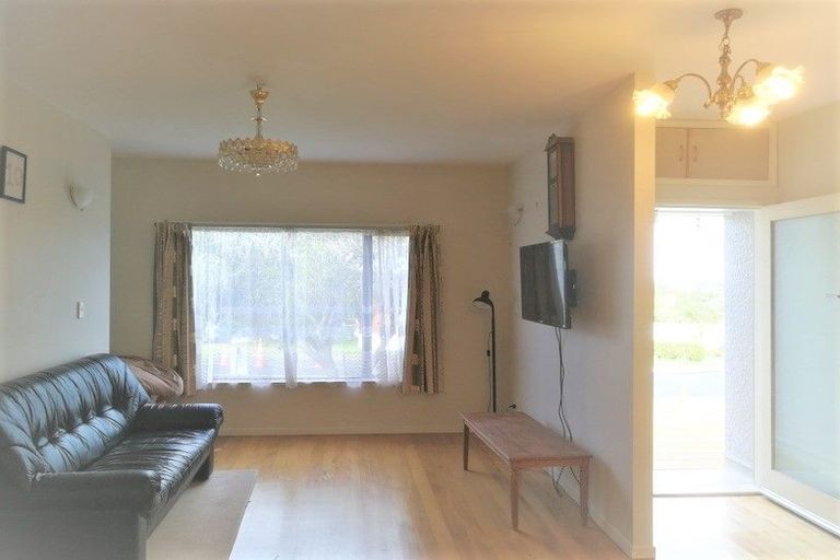 Photo of property in 5 Fowler Street, Northcote, Auckland, 0627