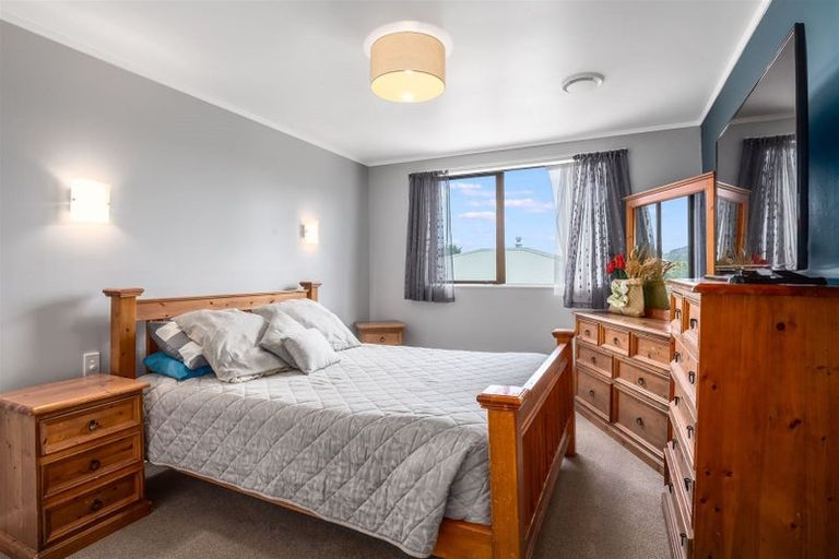 Photo of property in 88 Arawhata Street, Ranui, Porirua, 5024