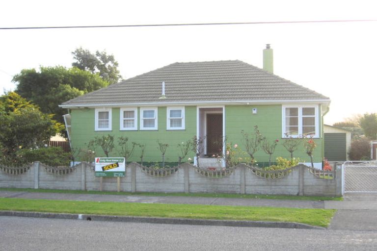 Photo of property in 16 Strand Crescent, Naenae, Lower Hutt, 5011