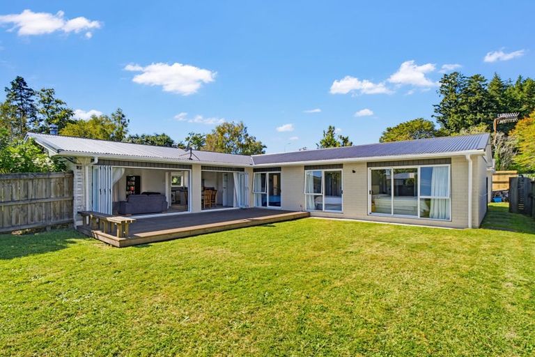 Photo of property in 2 Awatea Terrace, Lynmore, Rotorua, 3010