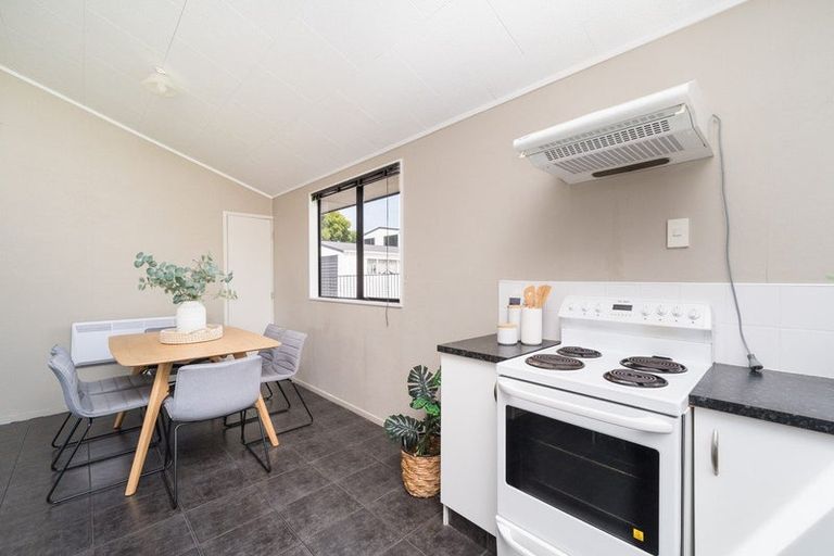 Photo of property in 30 Peppertree Glade, Kelvin Grove, Palmerston North, 4414
