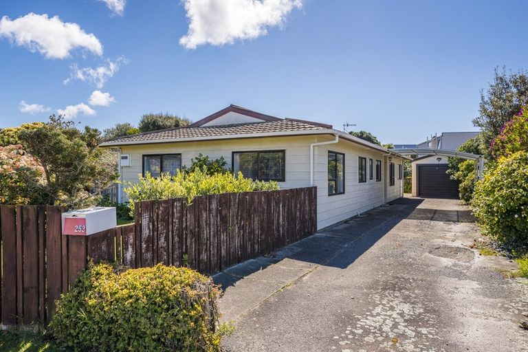 Photo of property in 253 Manly Street, Paraparaumu Beach, Paraparaumu, 5032