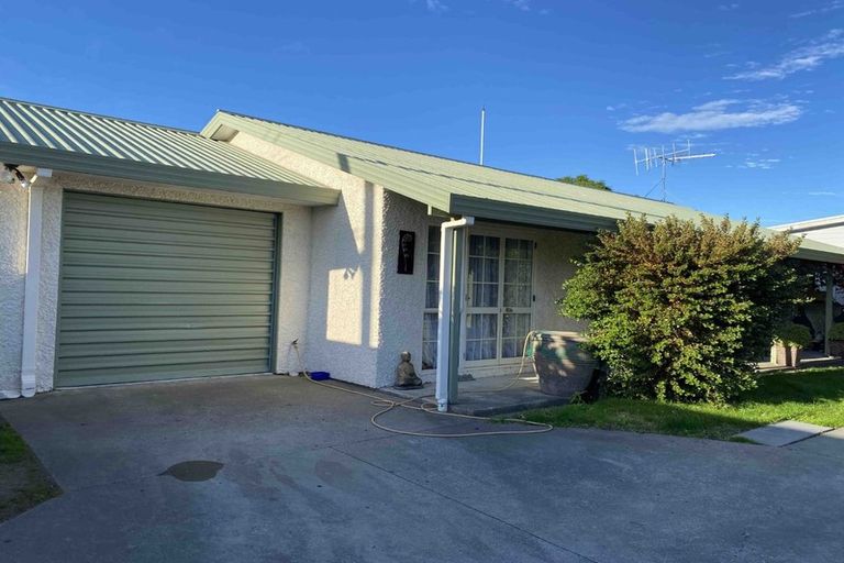 Photo of property in 6a Howard Road, Taradale, Napier, 4112