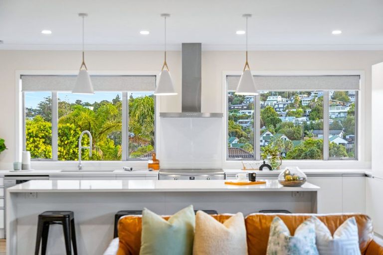 Photo of property in 6 Andre Rise, Stanmore Bay, Whangaparaoa, 0932