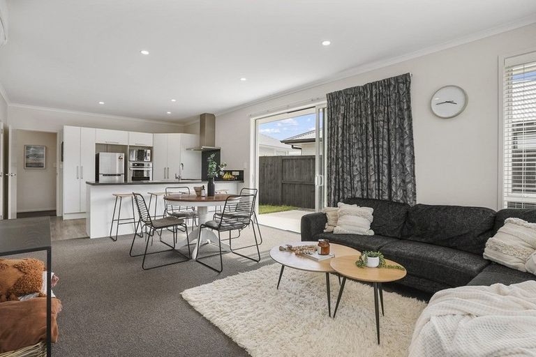 Photo of property in 10 Toi Place, Papamoa, 3118