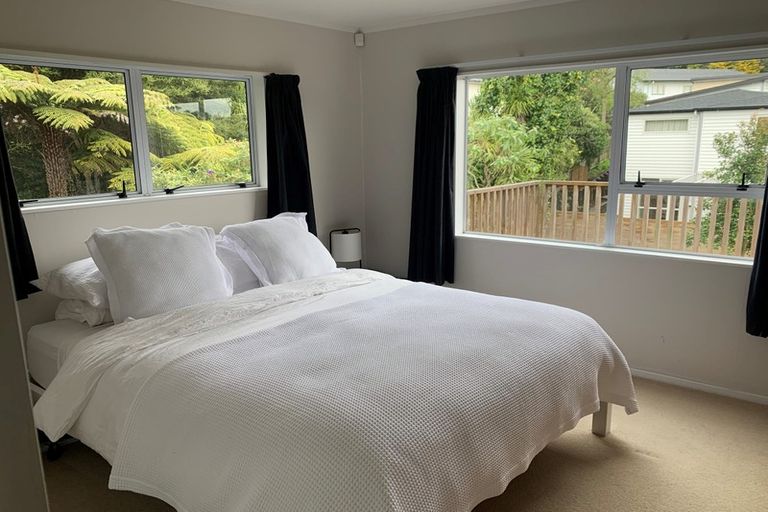 Photo of property in 2/18 Elliott Avenue, Bayview, Auckland, 0629