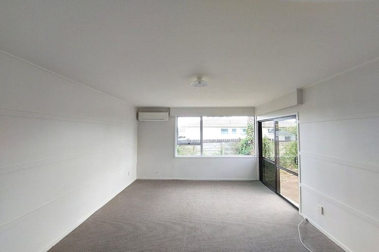 Photo of property in 11 Gambare Place, Wattle Downs, Auckland, 2103